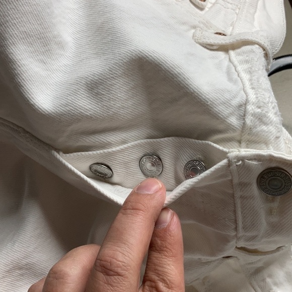 Levi’s white distressed 501 Jeans Size 29 x 32 - Picture 11 of 15